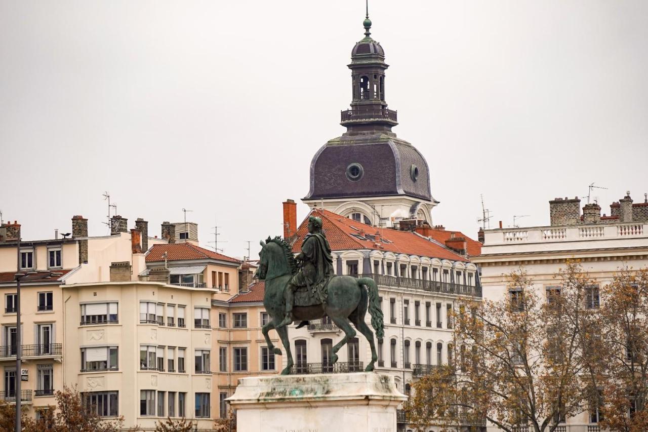 Dify Petit Prince - Place Bellecour Лион Экстерьер фото